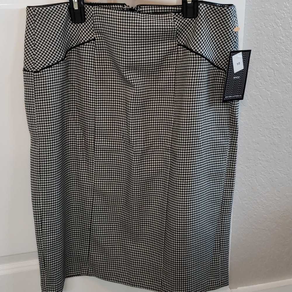 Black and white midi/pencil skirt